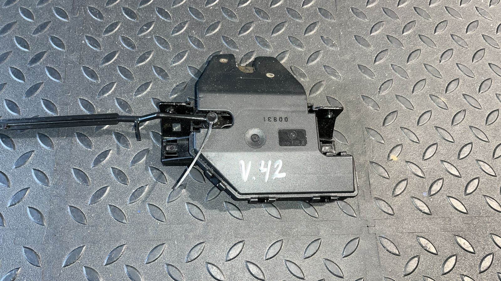 Замок крышки багажника BMW 3/E46 1998-2007