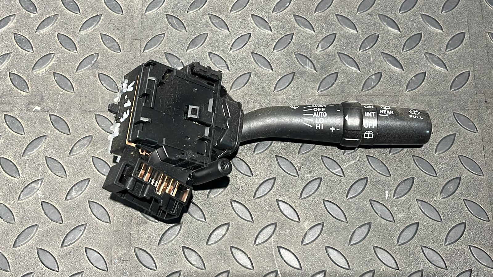 Переключатель стеклоочистителя Toyota Avensis/2 2003-2009