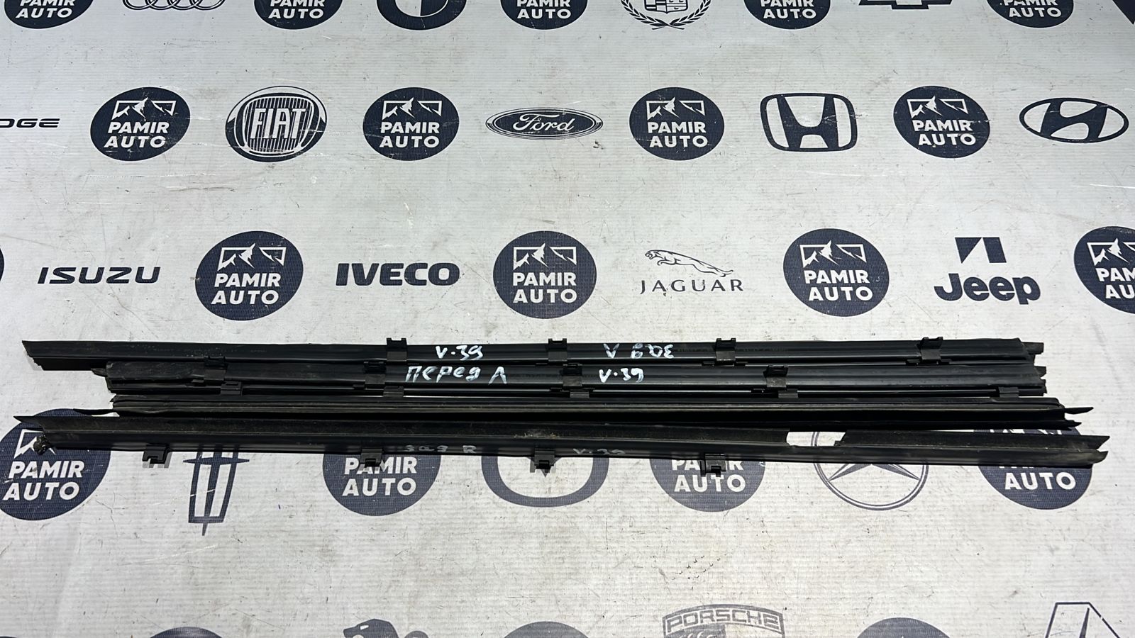 Уплотнитель двери BMW 3/E46 1998-2007