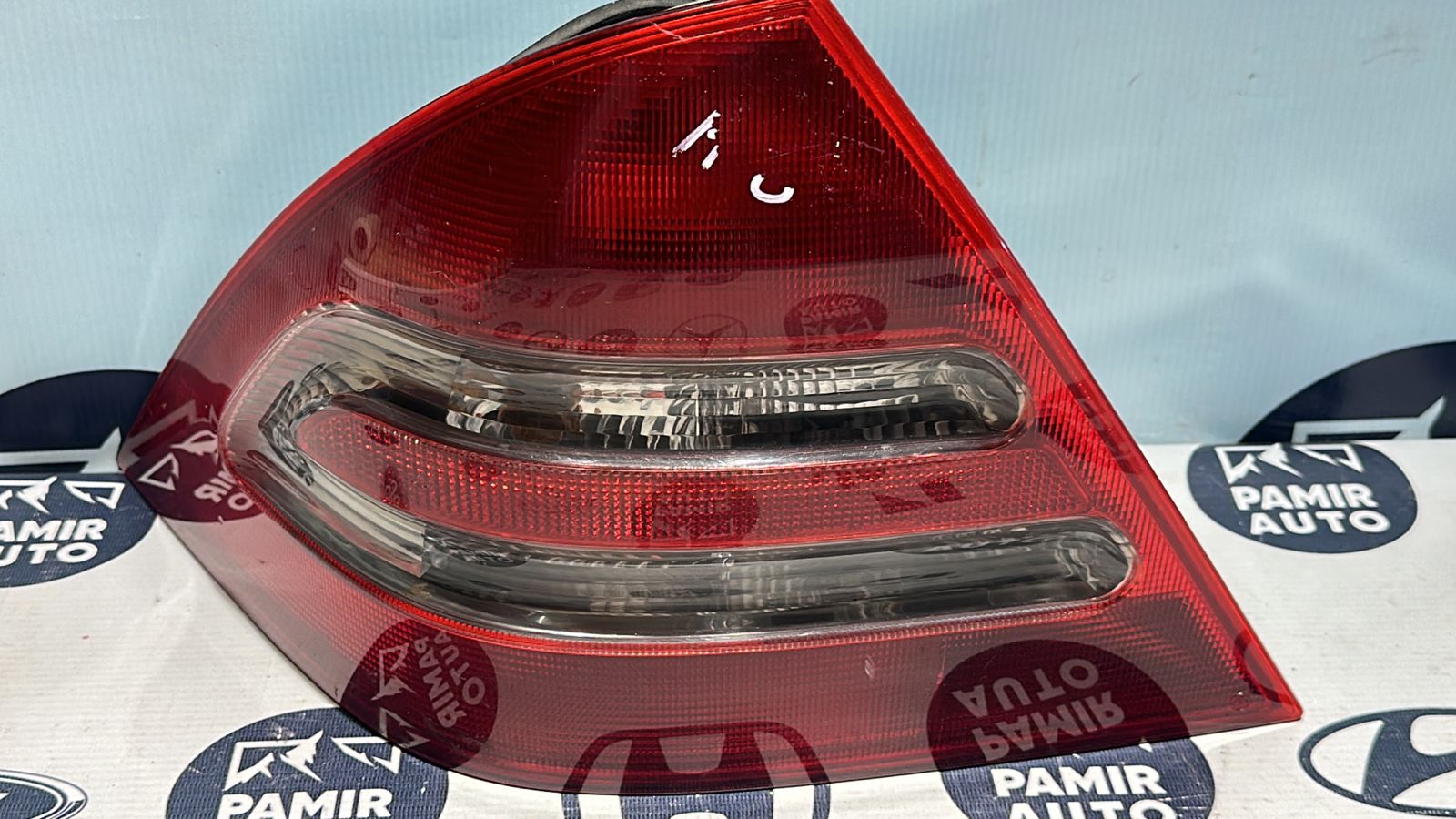 Фонарь задний левый Mercedes C/W203 2000-2008