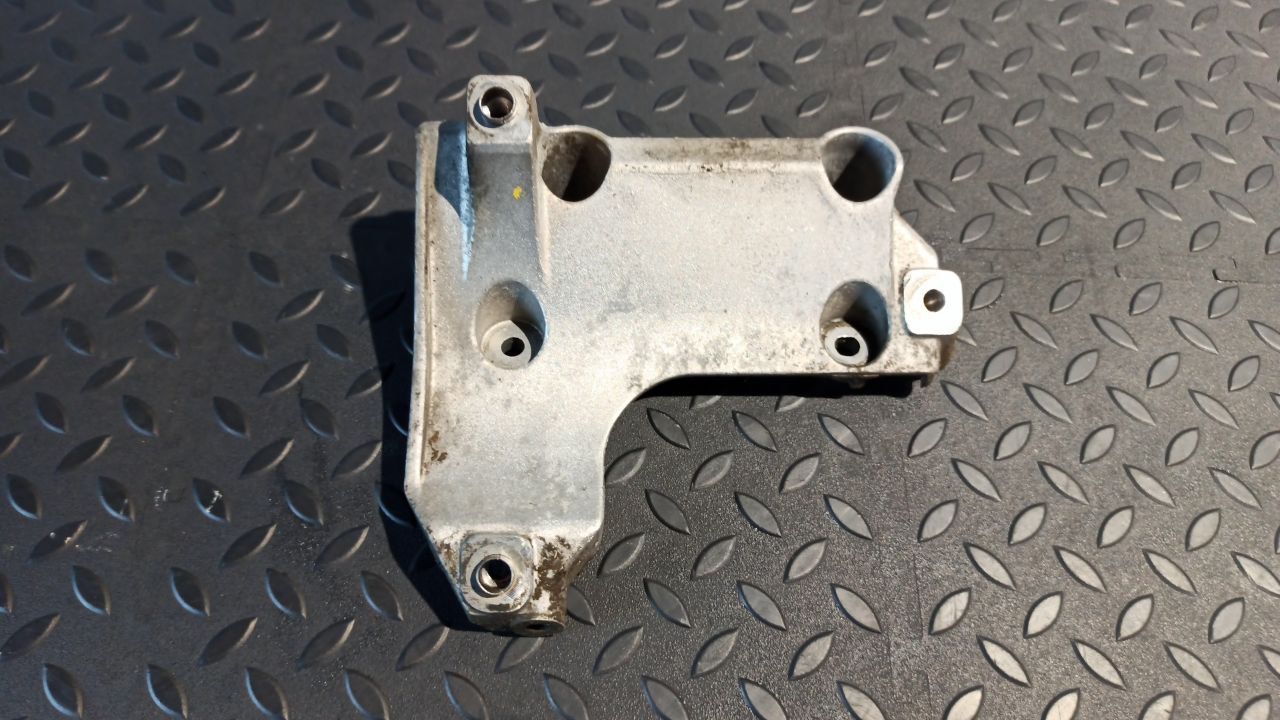 Кронштейн компрессора кондиционера BMW 3/E46 1998-2007