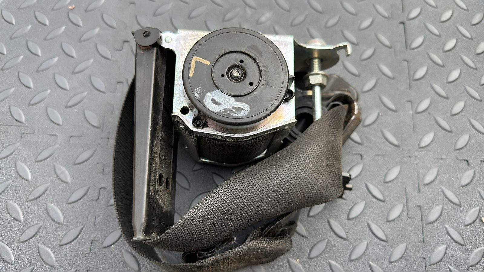 Ремень безопасности передний левый Opel Zafira/B 2005-2014