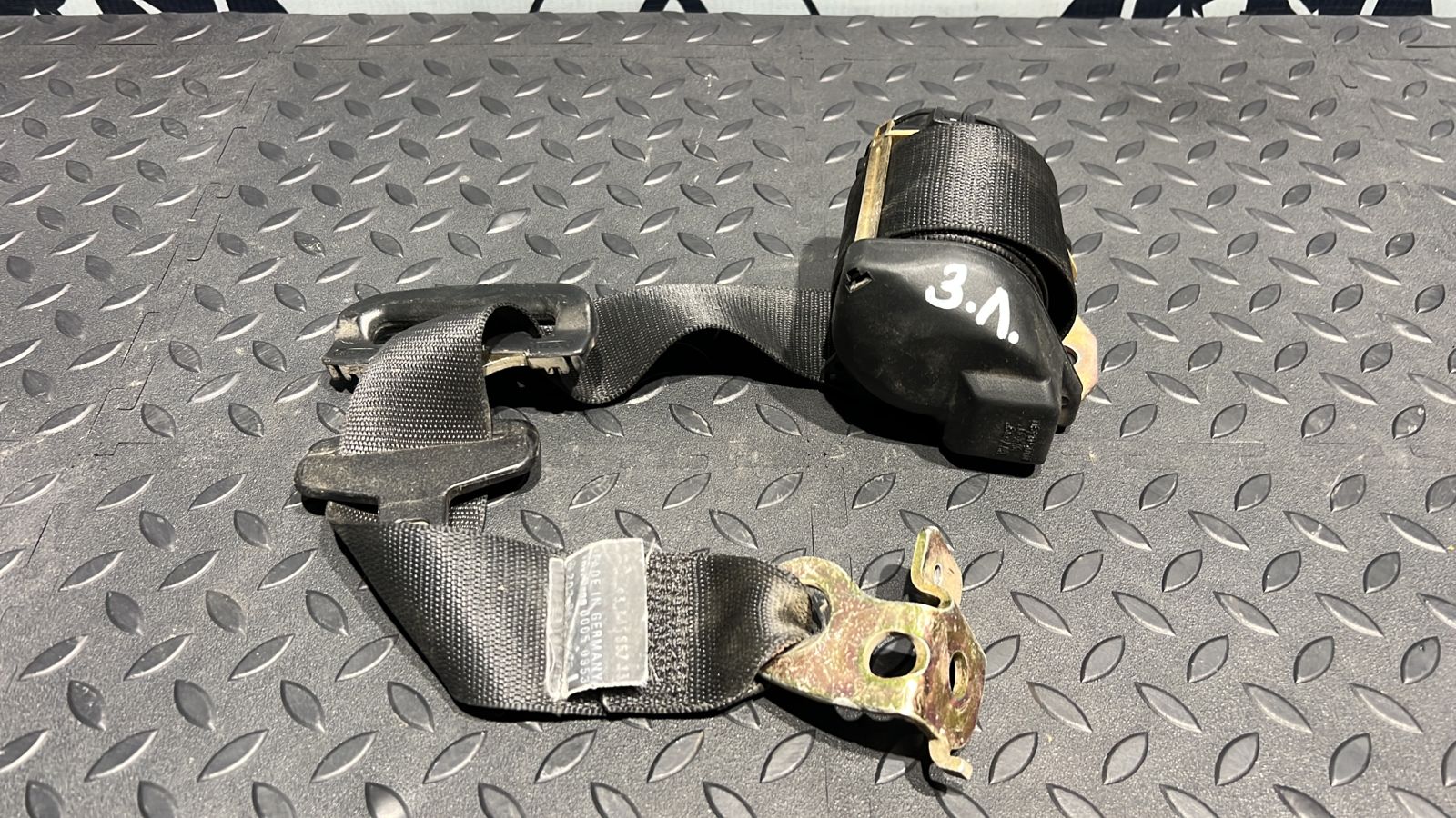 Ремень безопасности задний левый Mercedes C/W202 1993-2001