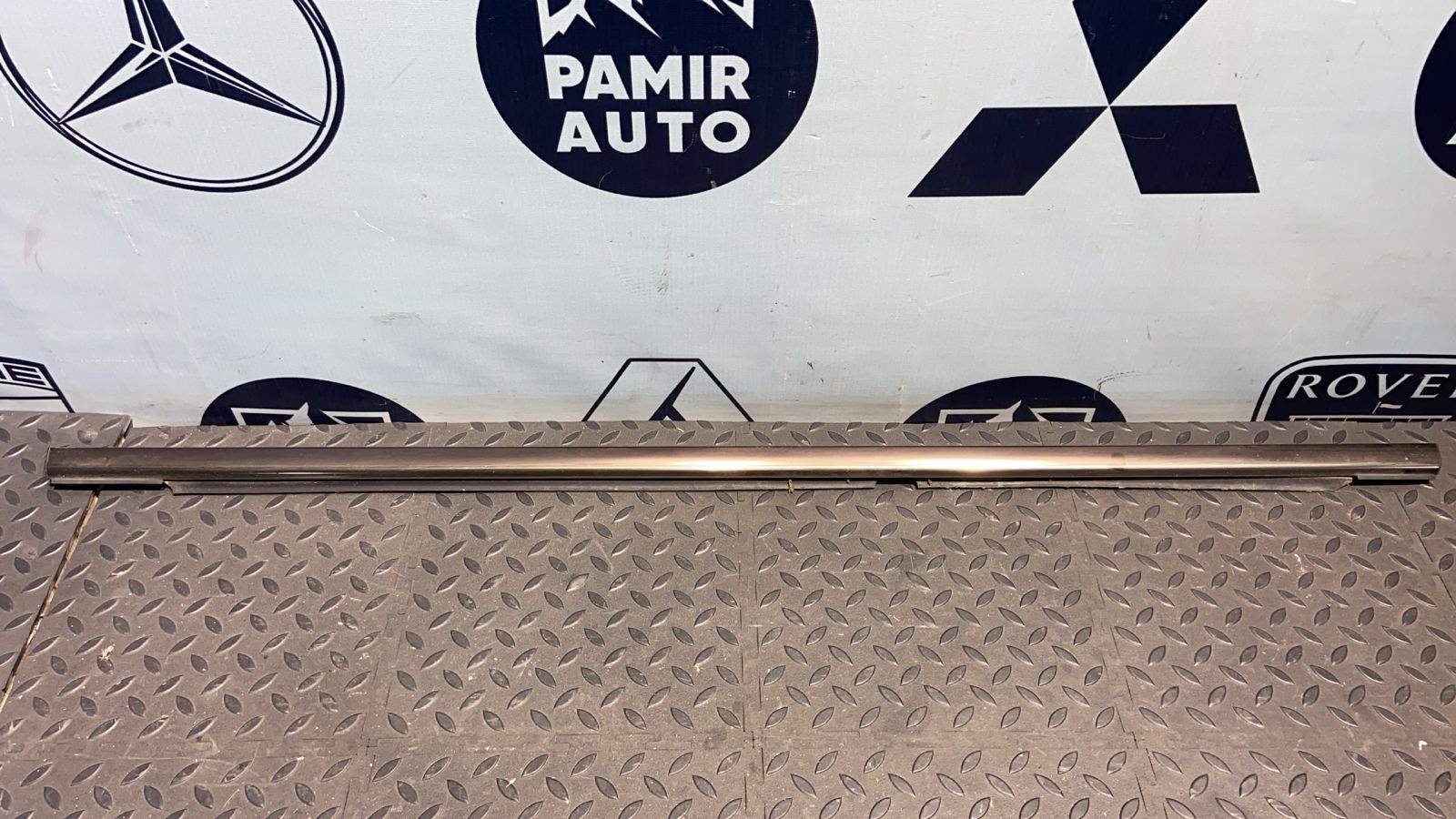 Уплотнитель двери задний правый Mercedes C/W203 2000-2008