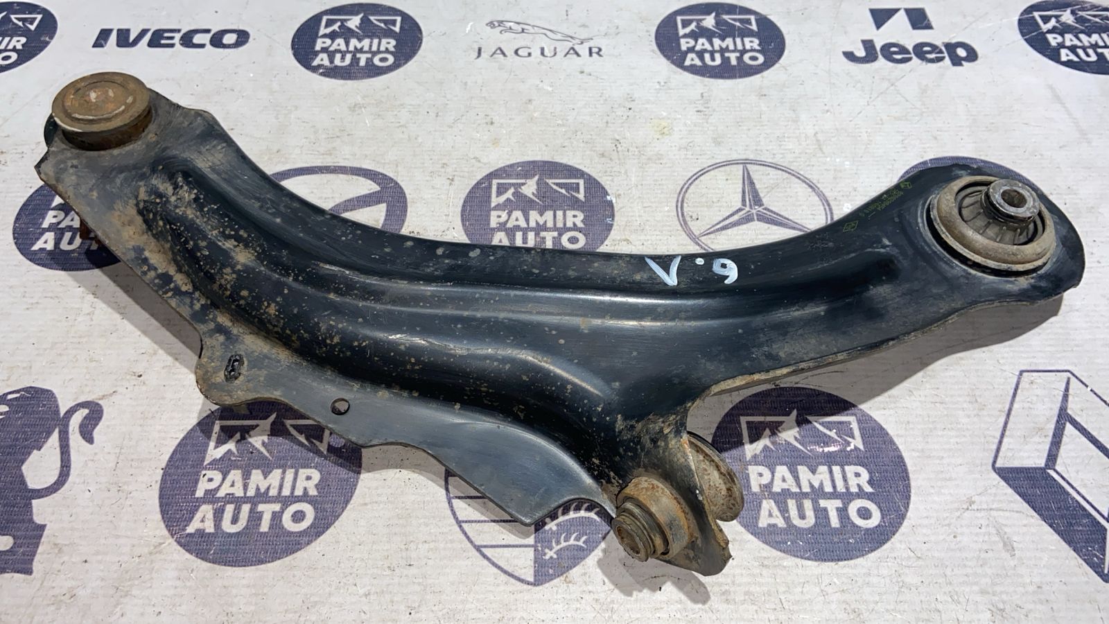 Рычаг передний левый Renault Scenic/2 2003-2009