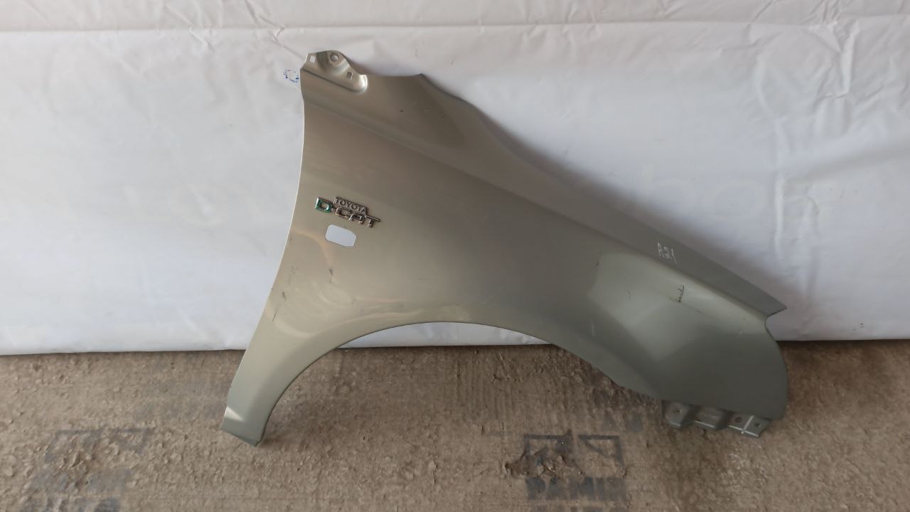 Крыло переднее правое Toyota Avensis/2 2003-2009