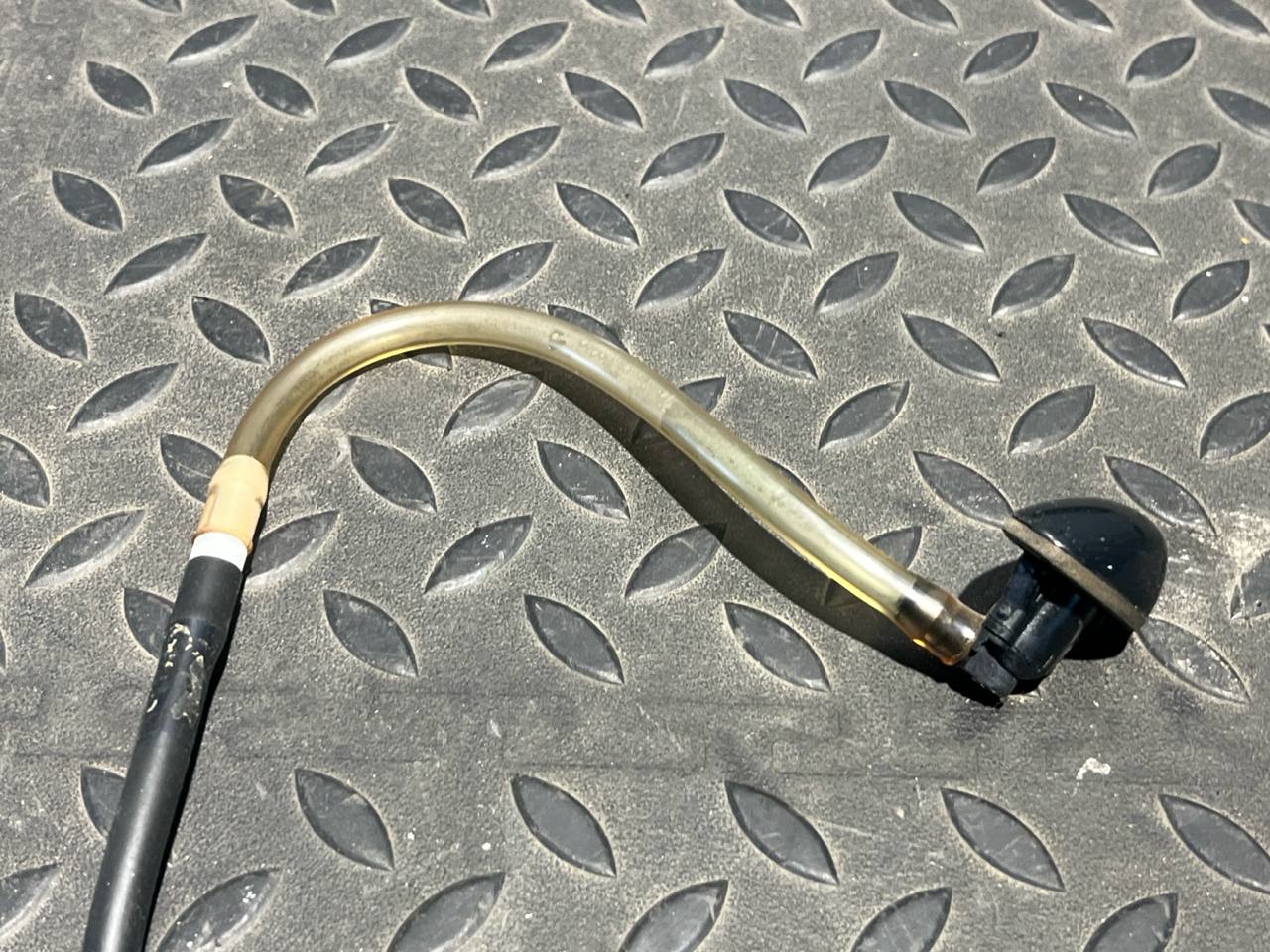 Форсунка омывателя задняя Toyota Avensis/2 2003-2009