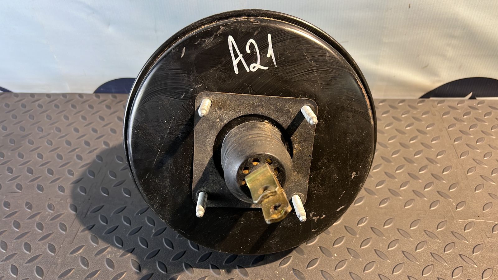 Усилитель тормозов вакуумный Toyota Avensis/2 2003-2009