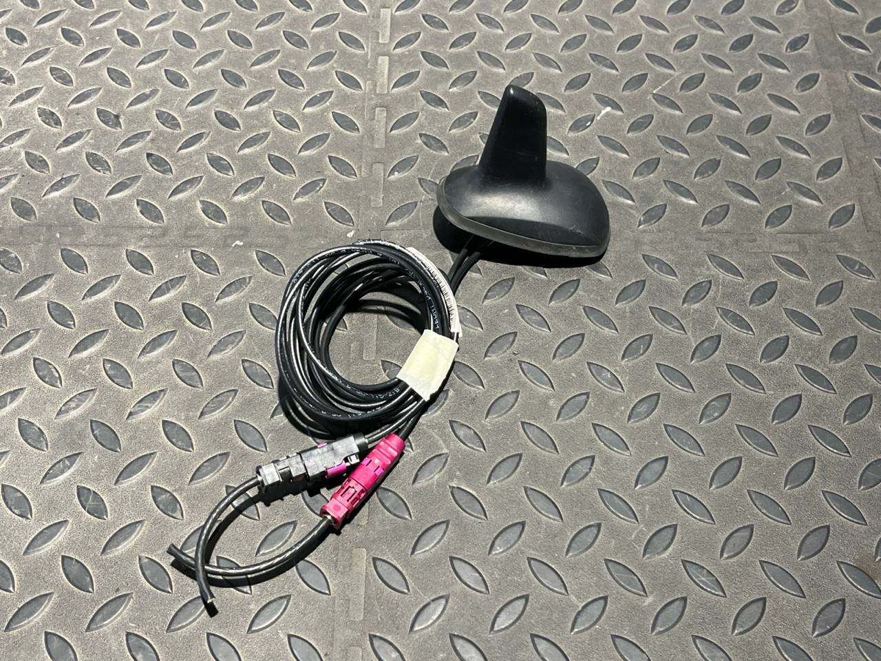 Антенна Mercedes C/W204 2006-2015