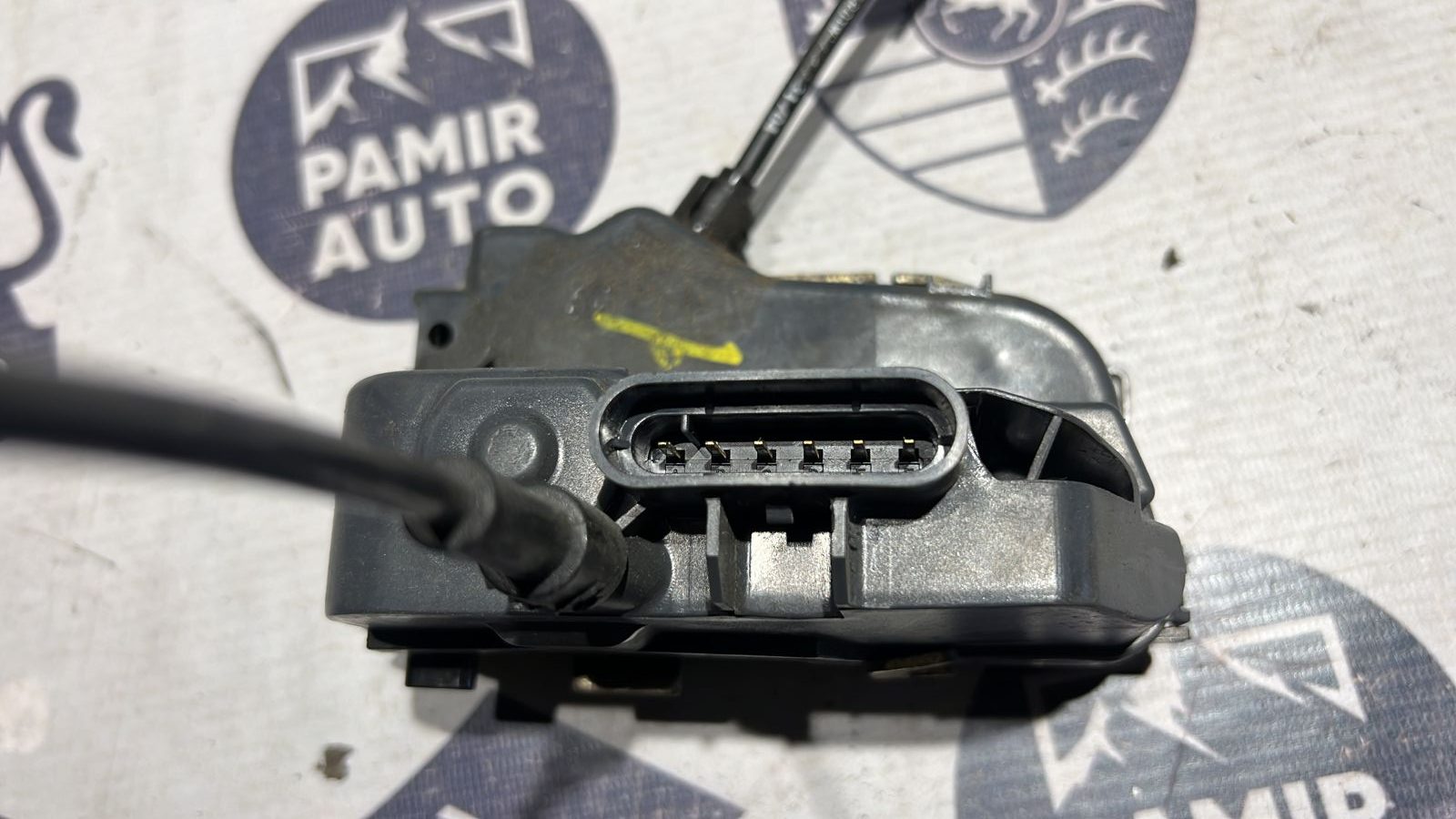 Замок двери задний правый Renault Scenic/2 2003-2009