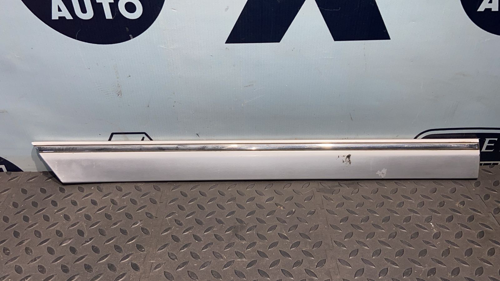 Молдинг двери задний правый Mercedes C/W203 2000-2008