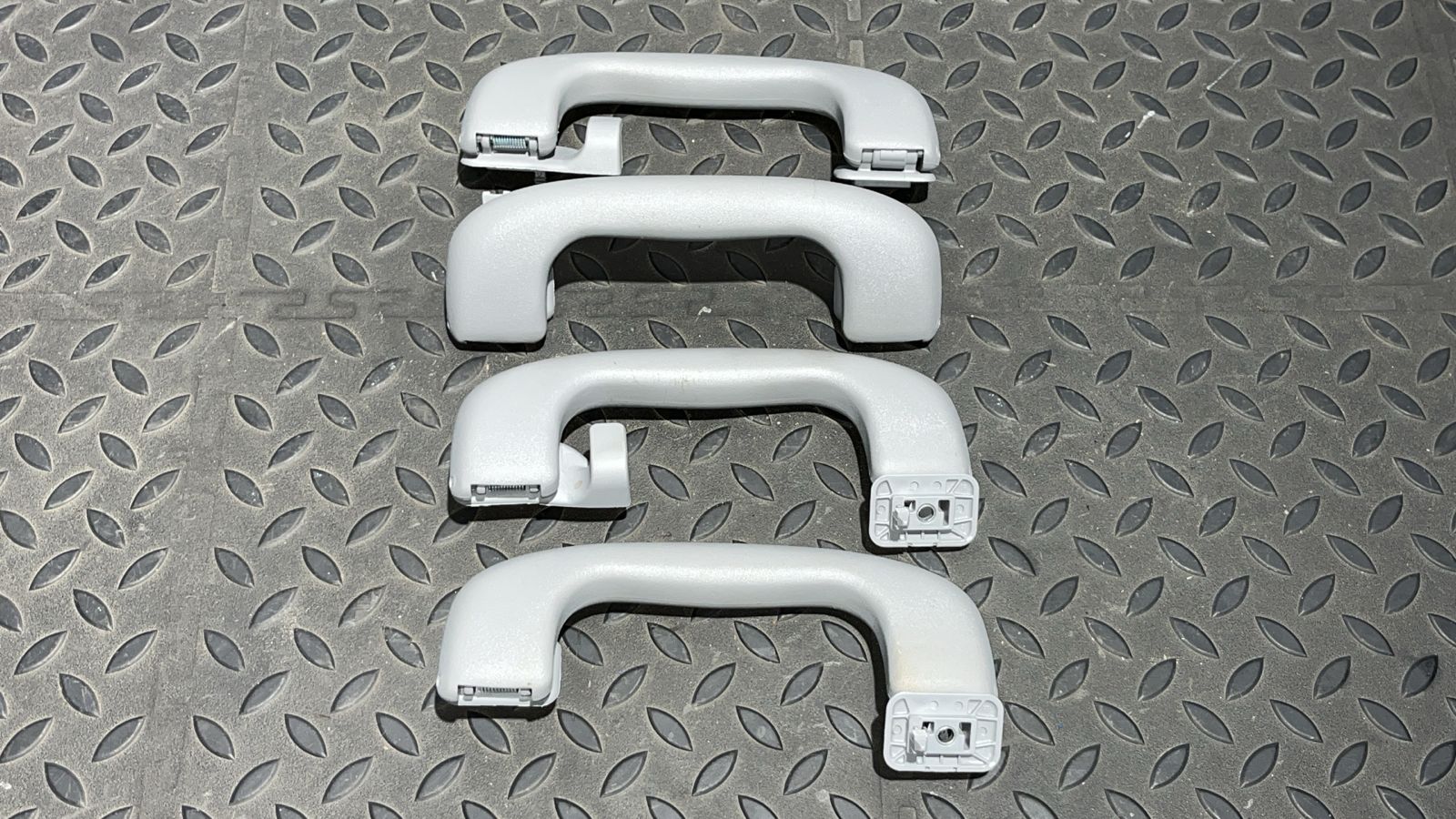 Ручка потолочная Opel Astra/H 2004-2014