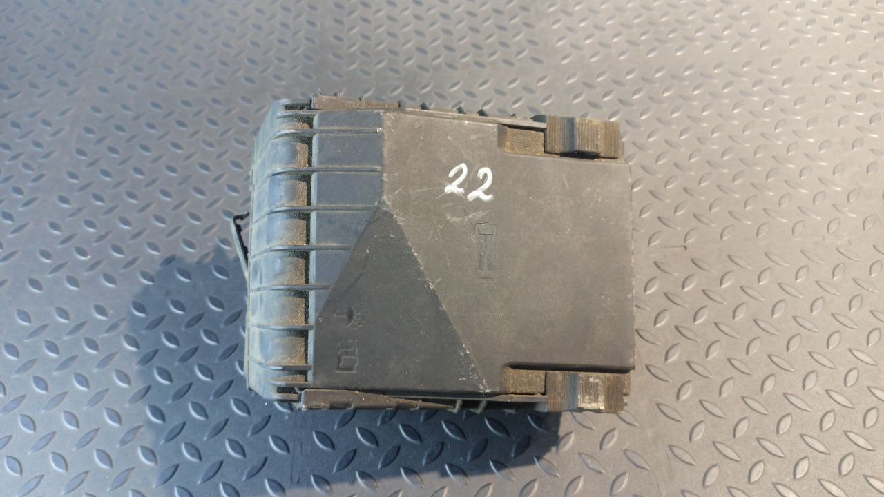 Корпус блока предохранителей Volkswagen Golf/5 2003-2009