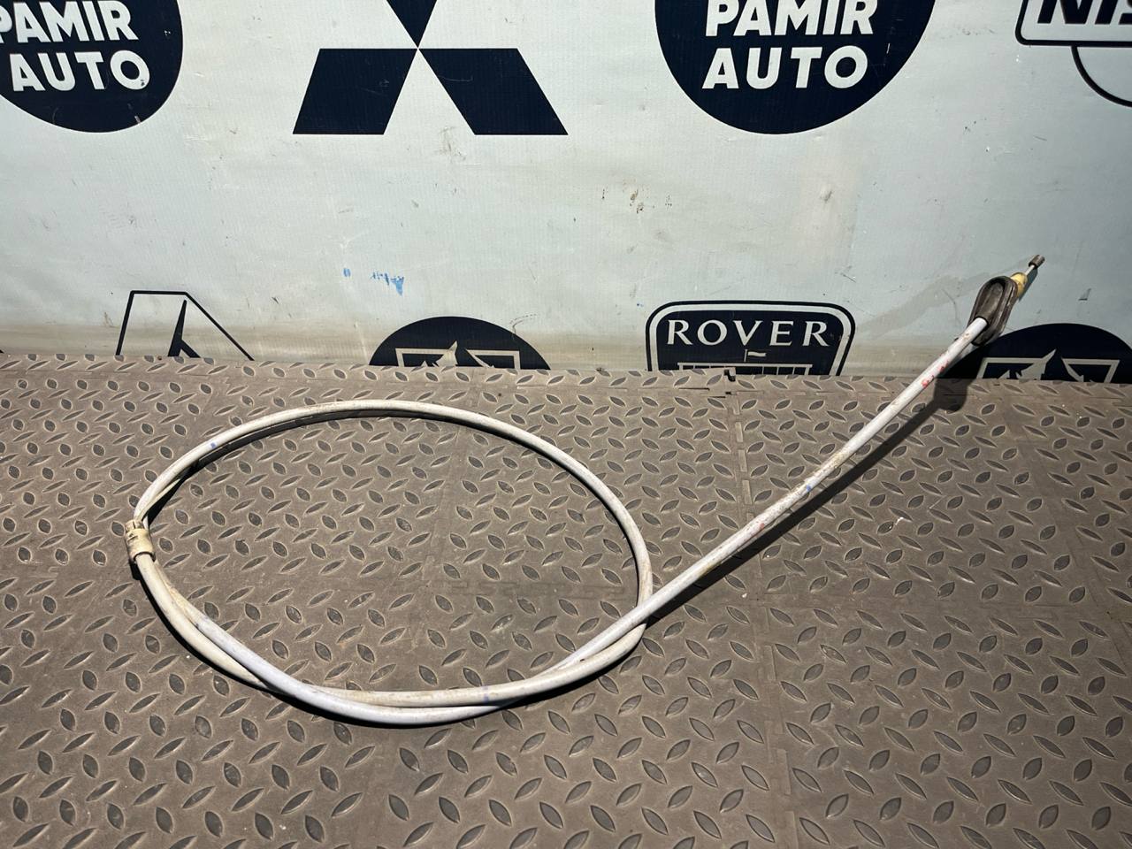 Трос стояночного тормоза передний Mercedes C/W204 2006-2015