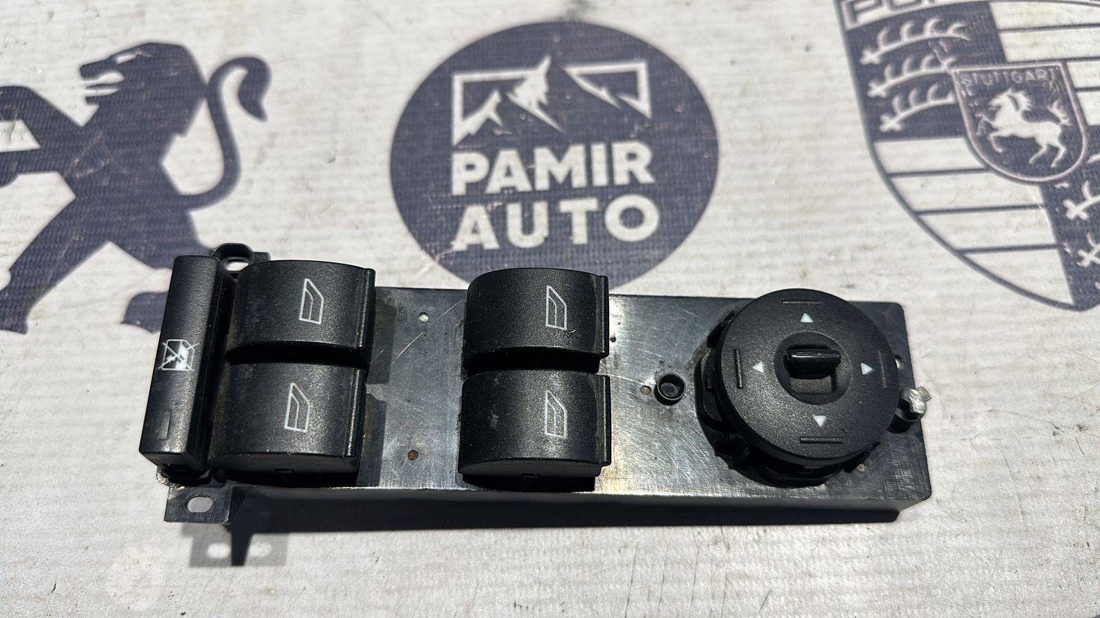 Блок управления стеклоподъемниками Ford Focus/2 2004-2011