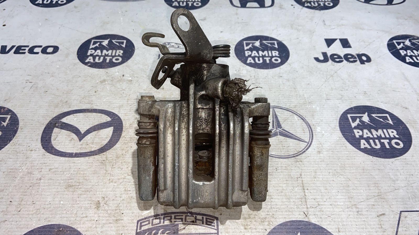 Суппорт задний правый Volkswagen Golf/5 2003-2009