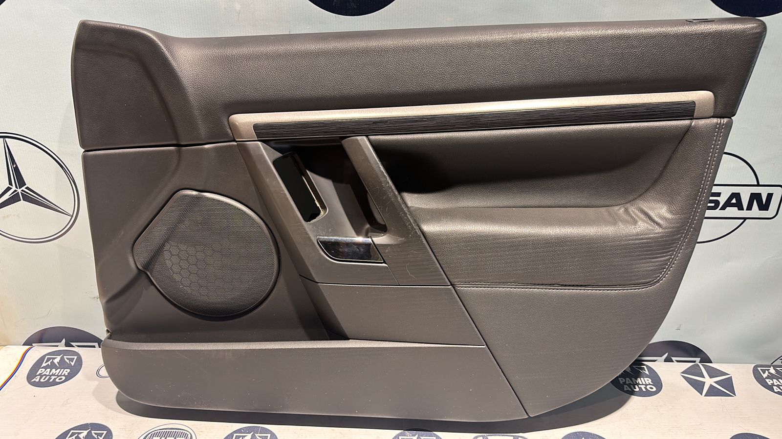 Обшивка двери передняя правая Opel Vectra/C 2002-2008