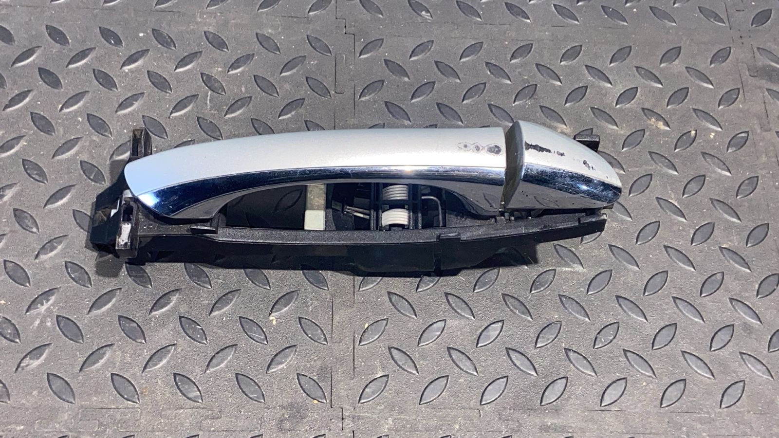 Ручка двери задняя левая Mercedes C/W203 2000-2008