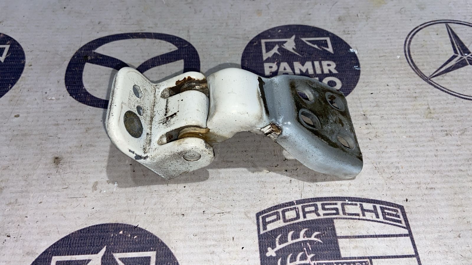 Петля двери багажника нижняя левая Ford Transit 2000-2006