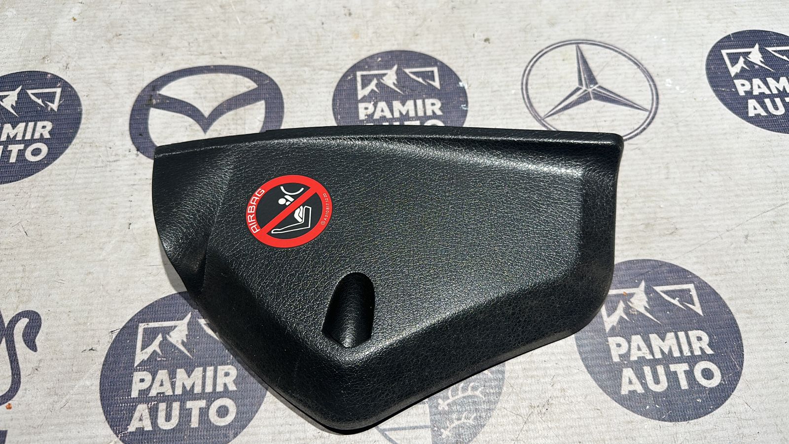 Накладка на торпедо правая Mercedes C/W203 2000-2008