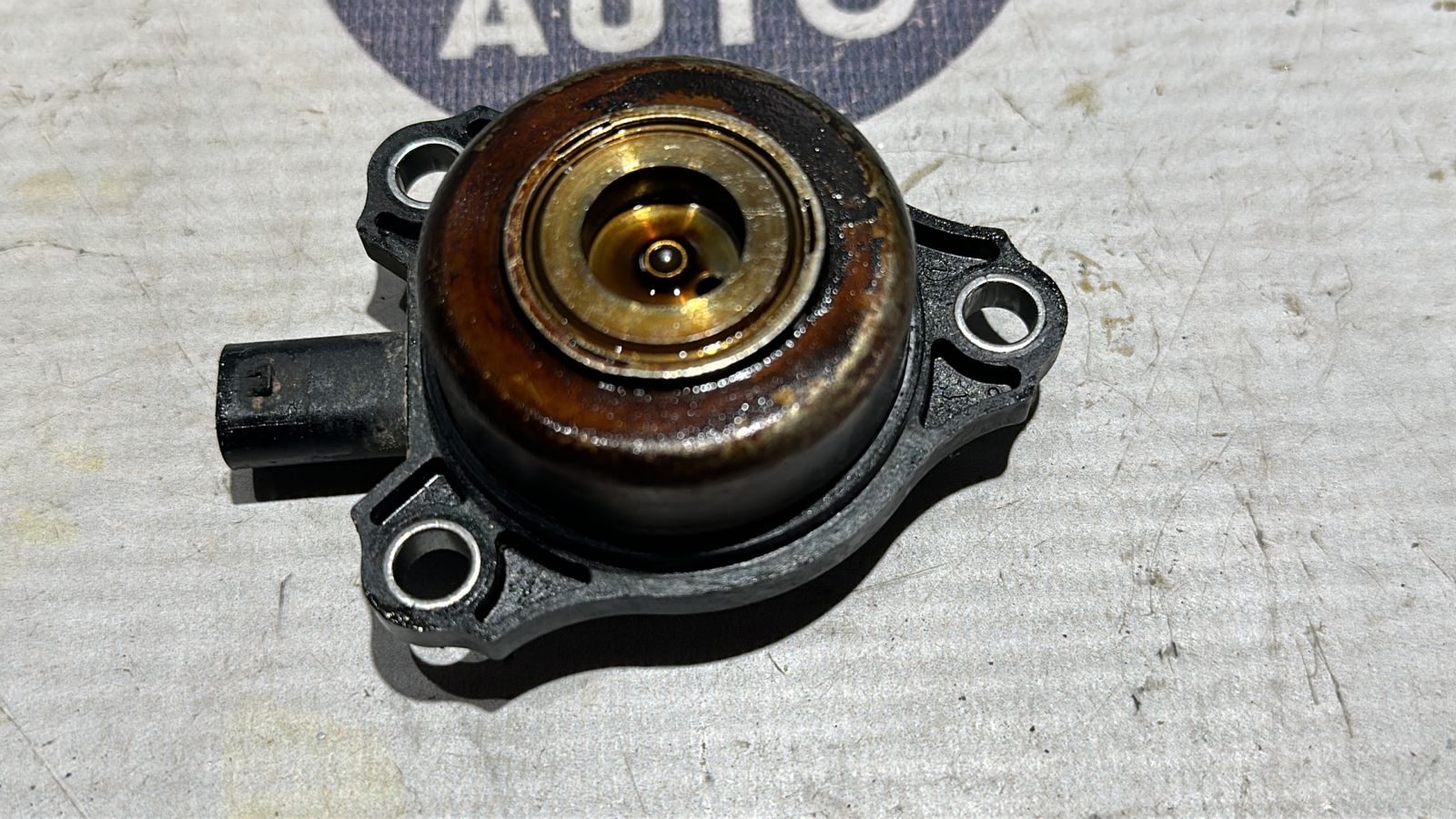 Клапан изменения фаз ГРМ Mercedes E/W211 2002-2009