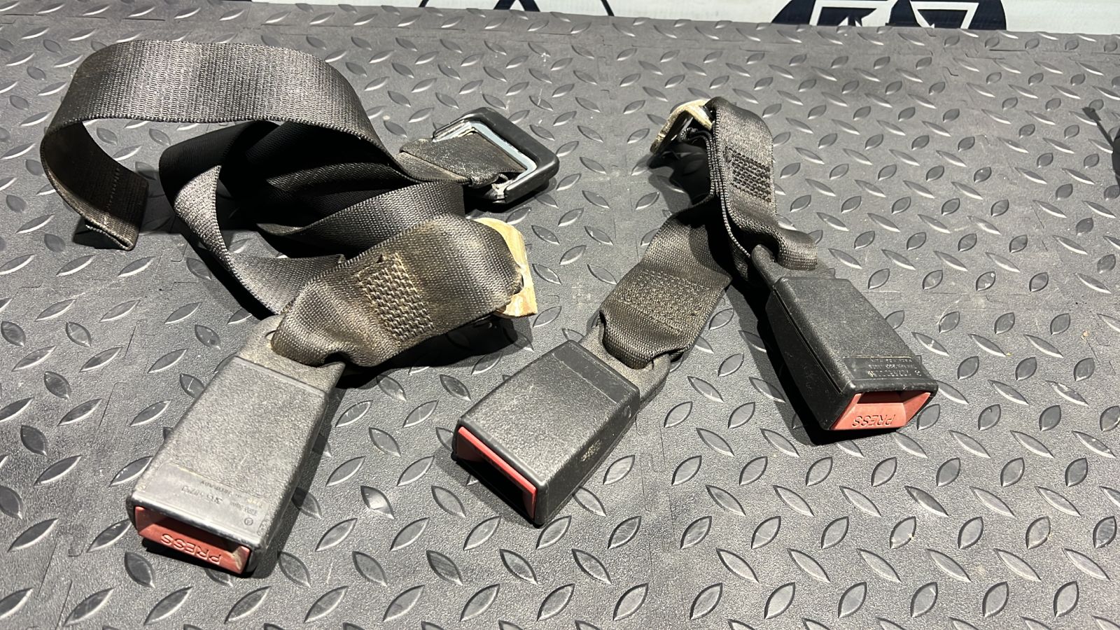 Ответная часть ремня безопасности задняя Mercedes C/W202 1993-2001