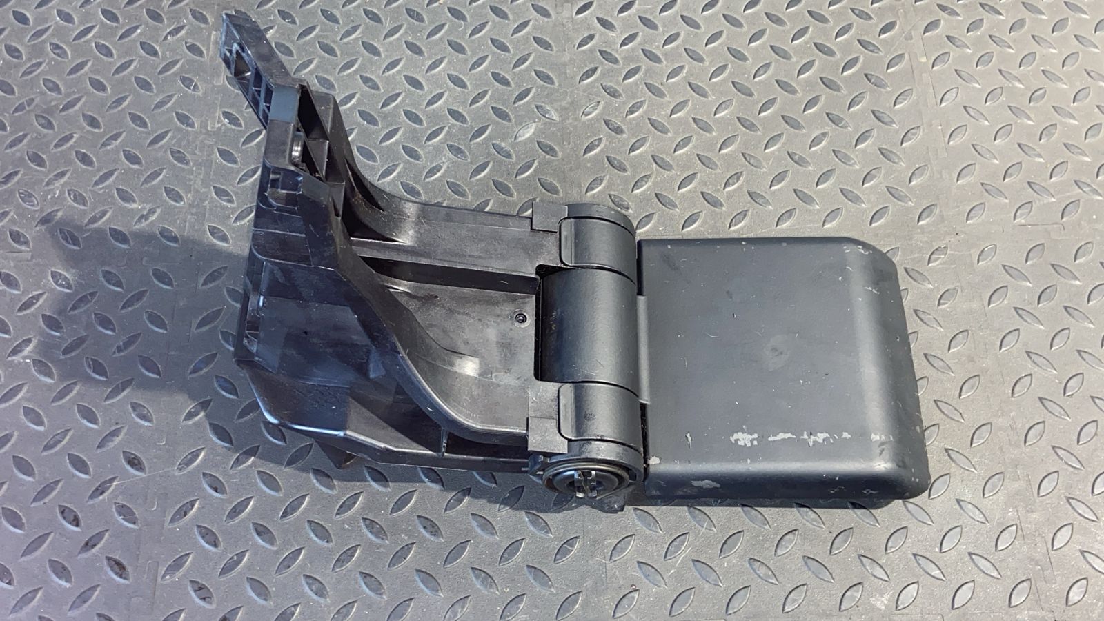 Консоль (Подлокотник) BMW 3/E46 1998-2007