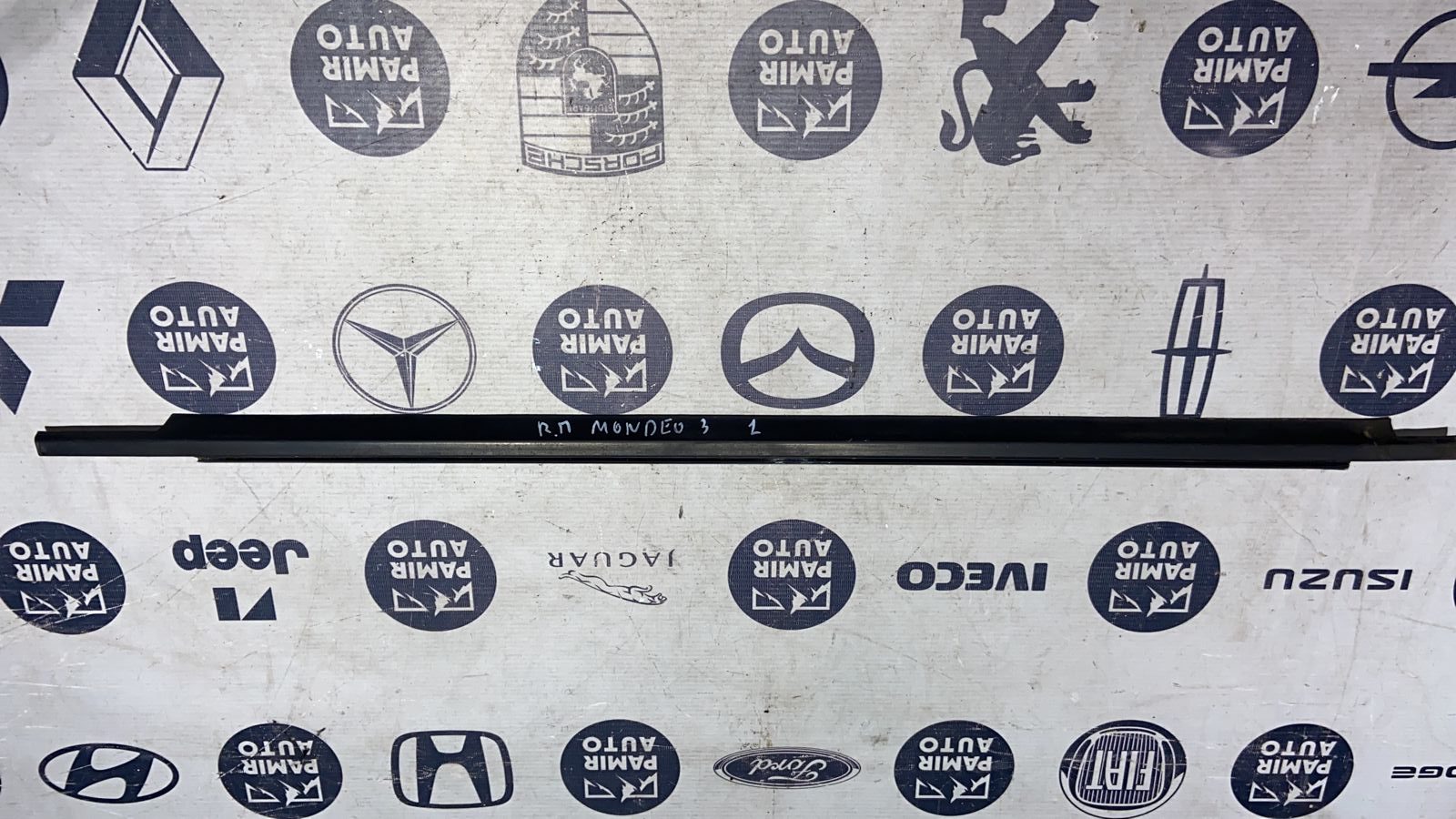 Уплотнитель двери передний правый Ford Mondeo/3 2000-2007