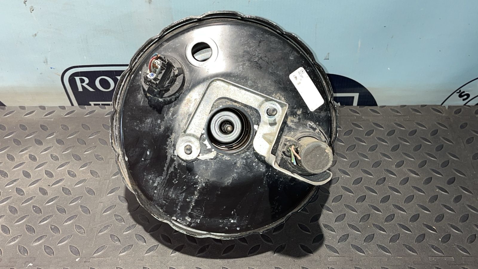 Усилитель тормозов вакуумный Mercedes M/W163 1997-2005