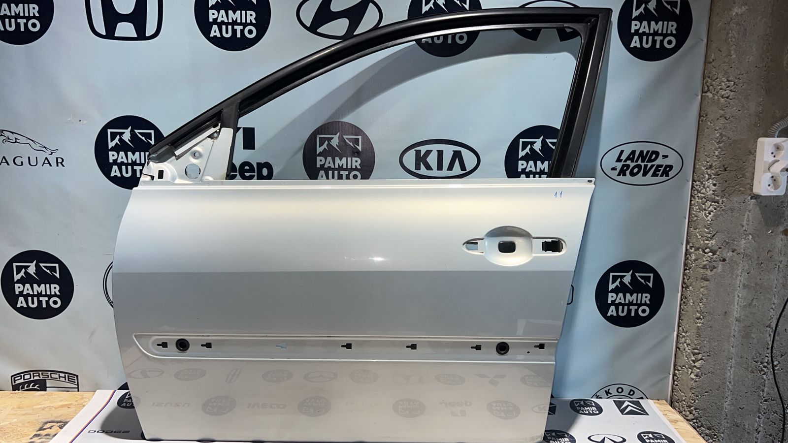 Дверь передняя левая Renault Megane/2 2002-2009