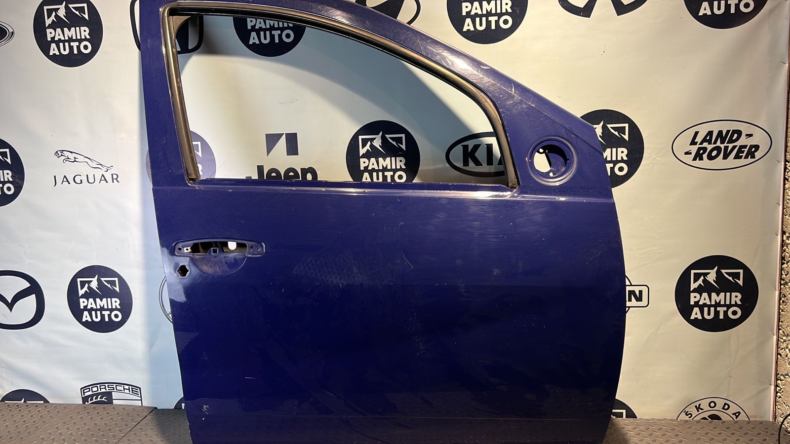 Дверь передняя правая Renault Sandero 2009-2014