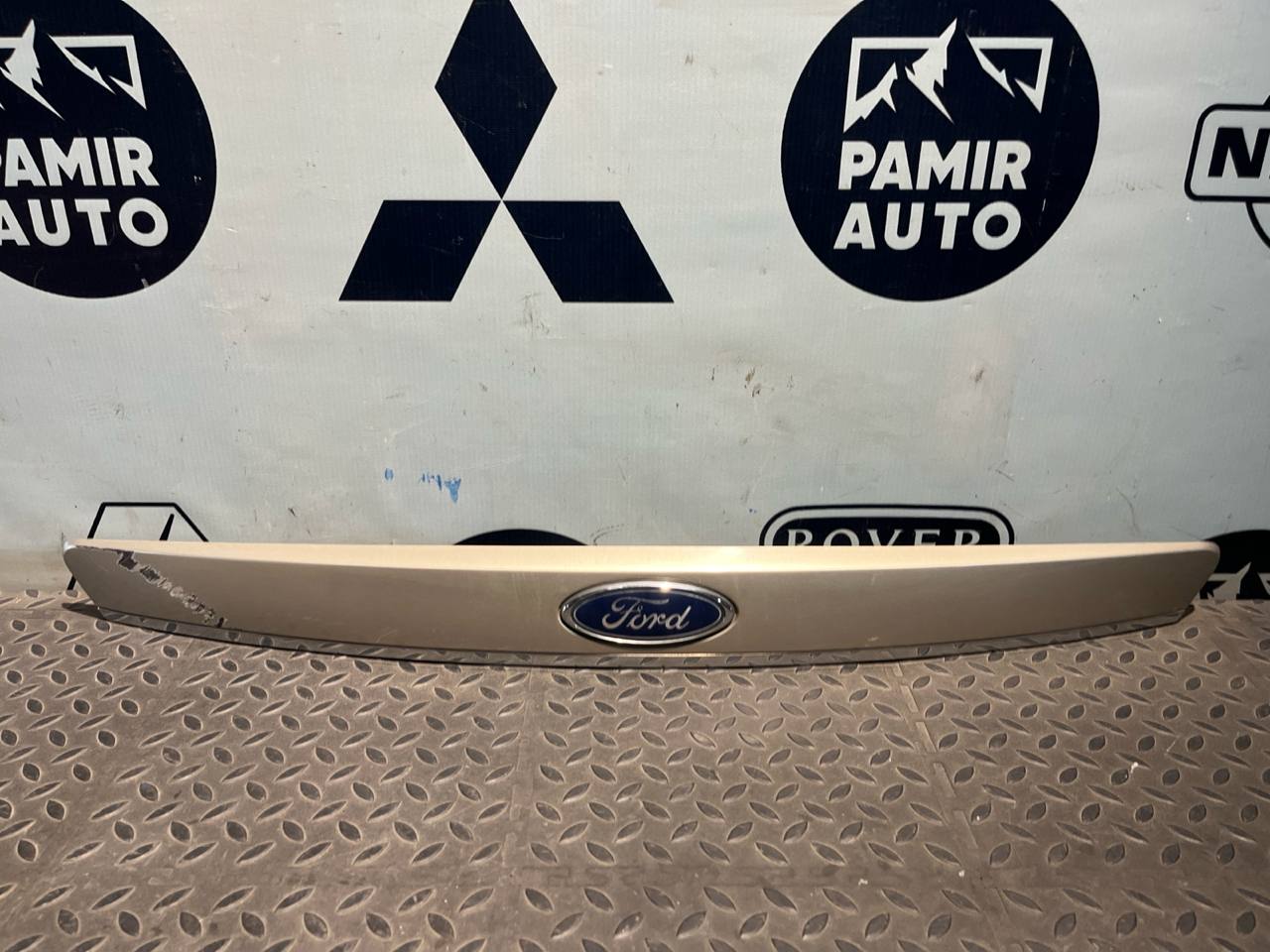 Накладка двери багажника Ford Mondeo/3 2000-2007