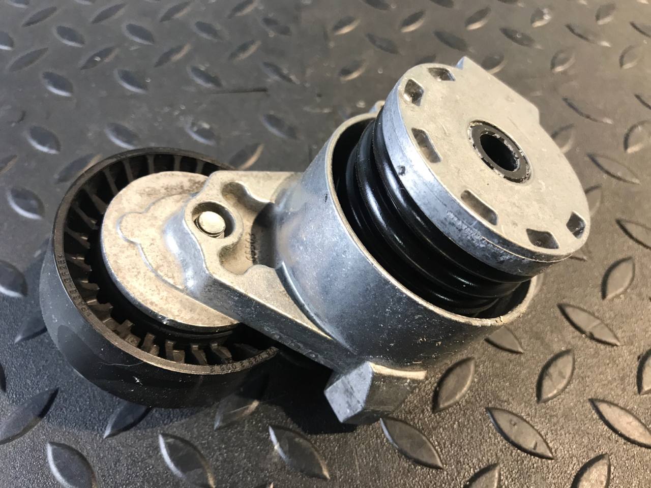 Натяжитель ремня Renault Megane/2 2002-2009