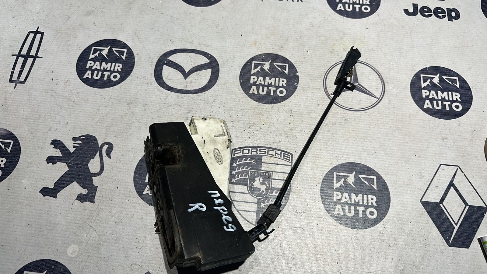 Замок двери передний правый Ford Galaxy 1995-2006