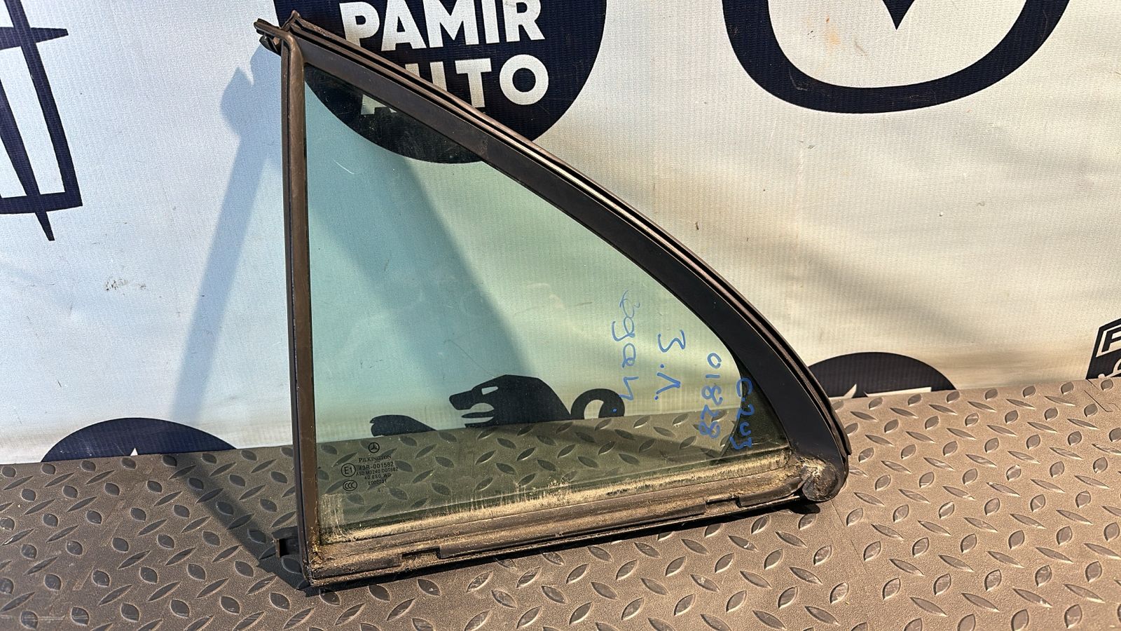 Форточка двери задняя левая Mercedes C/W203 2000-2008