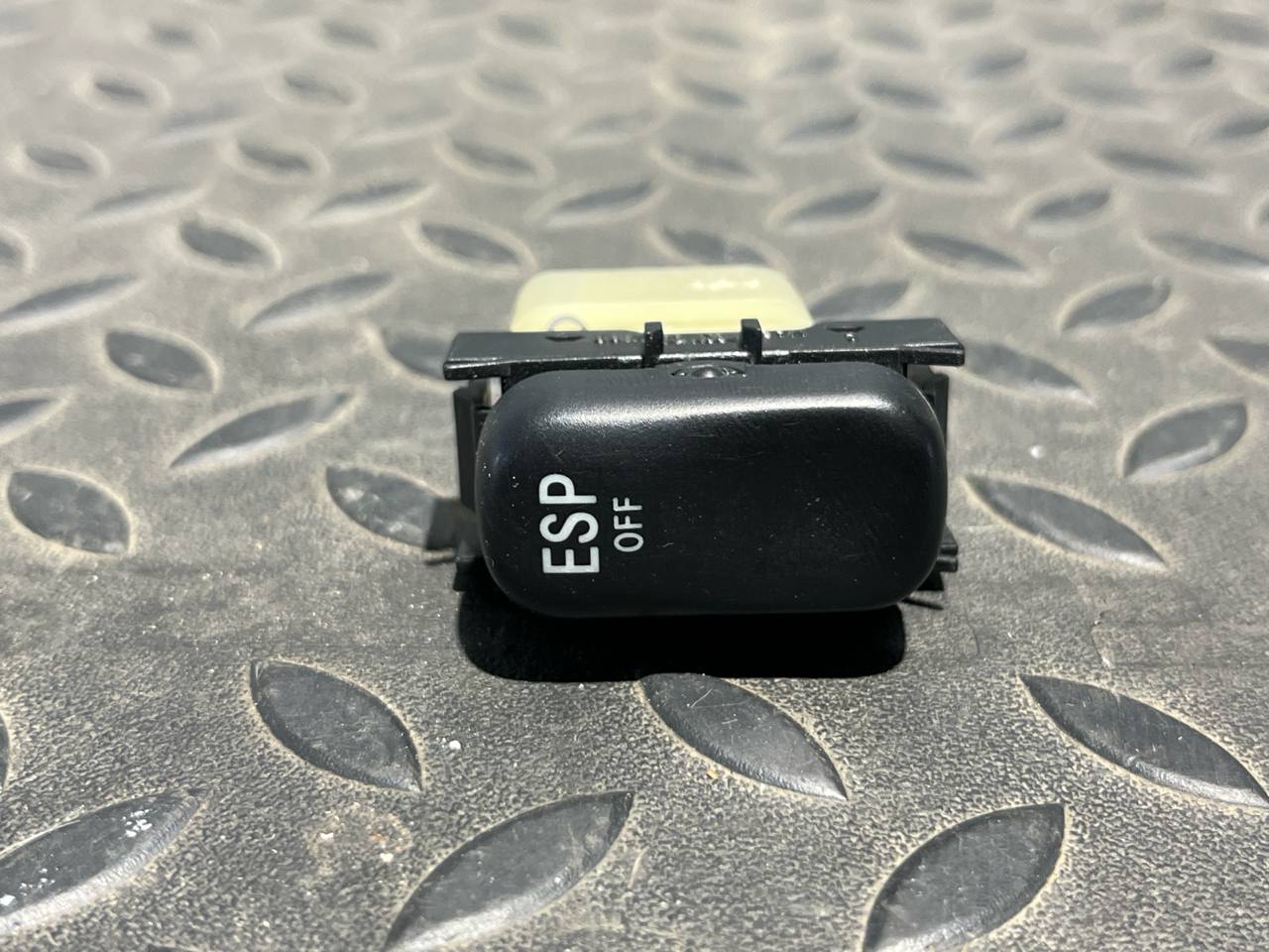 Кнопка антипробуксовочной системы Mercedes M/W163 1997-2005