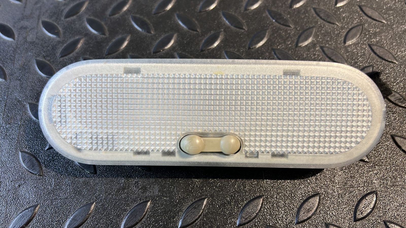 Плафон салонный Renault Sandero 2009-2014