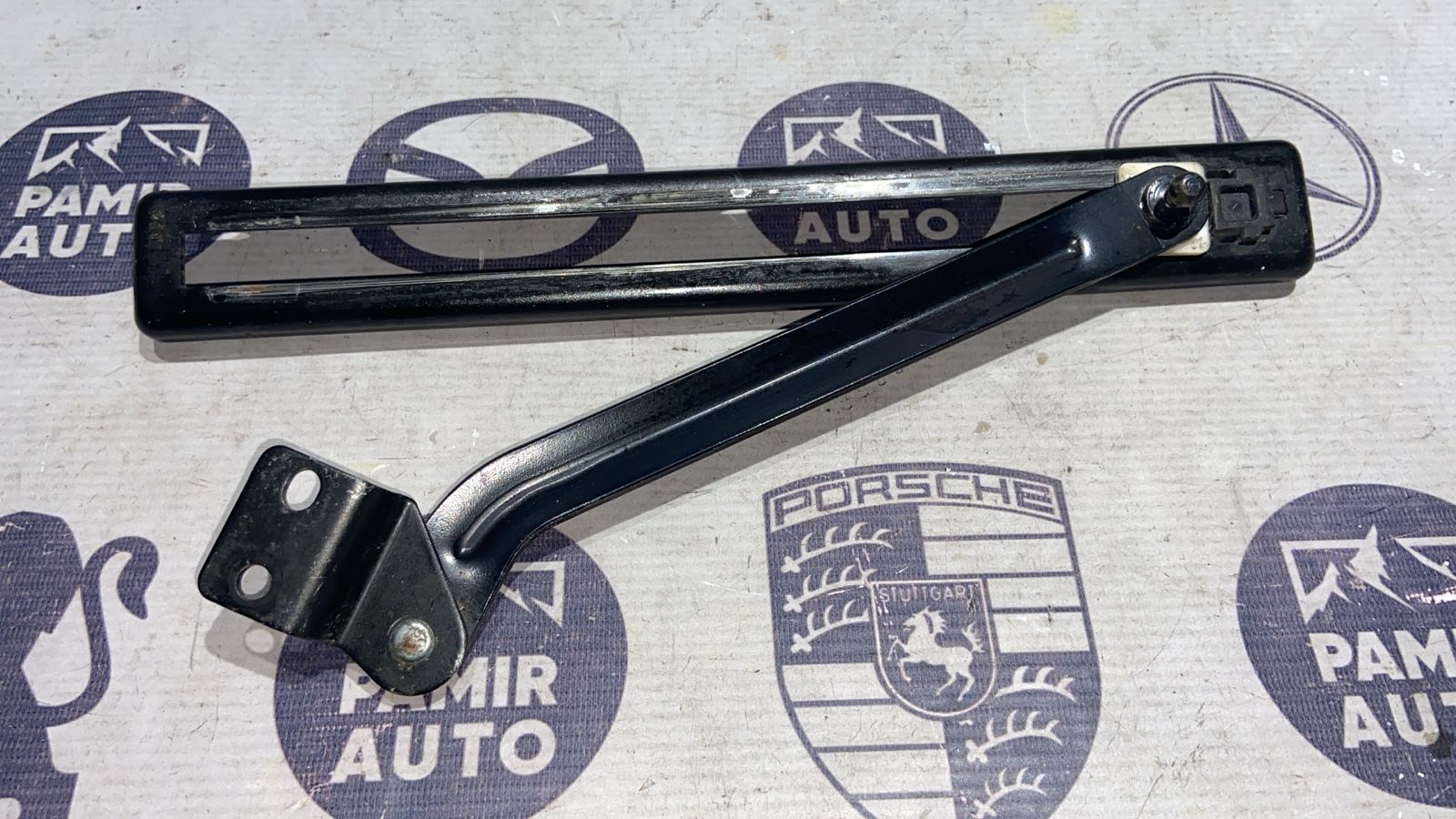 Ограничитель двери багажника Land Rover Freelander 1998-2006