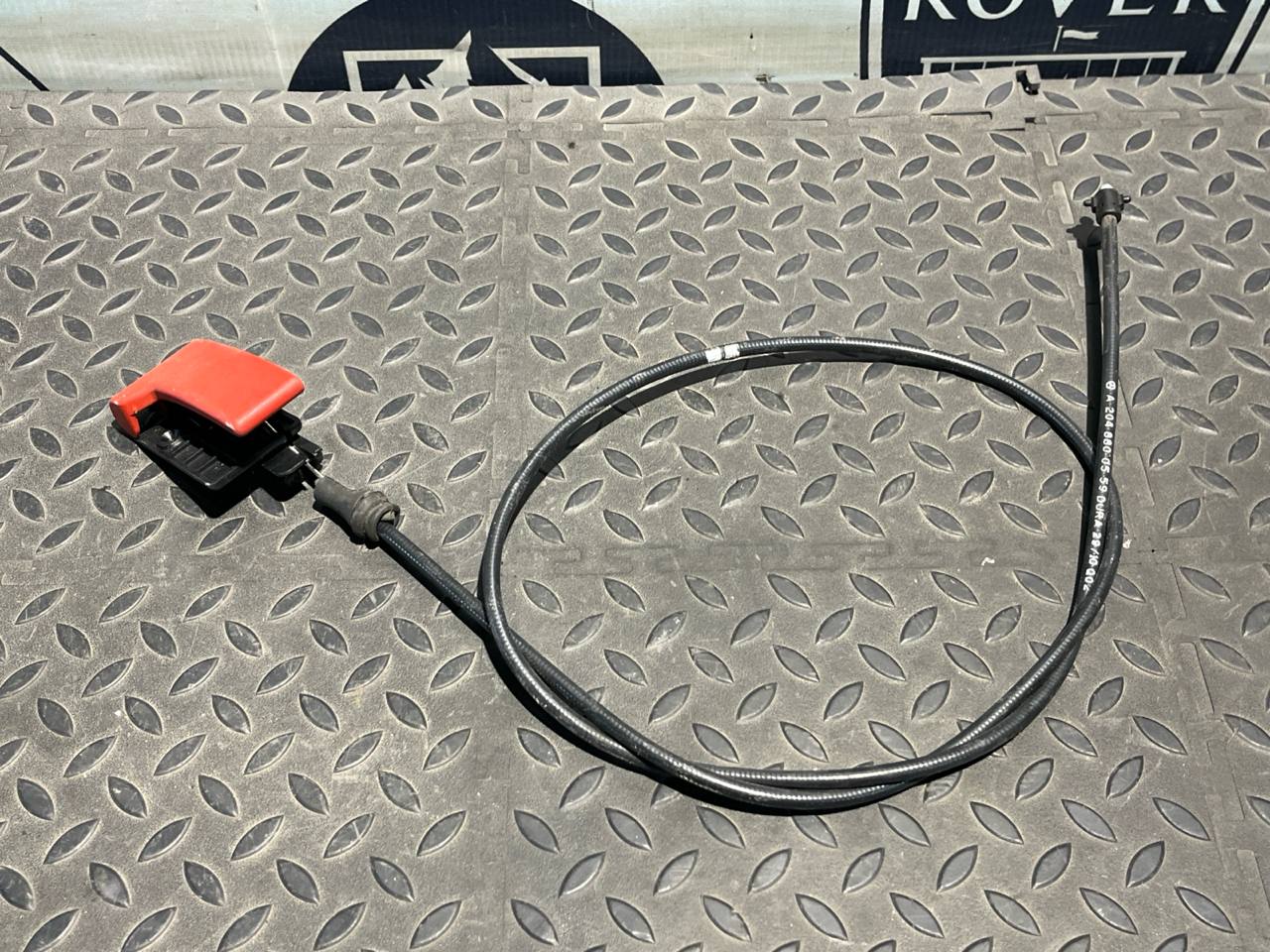 Ручка открывания капота Mercedes C/W204 2006-2015