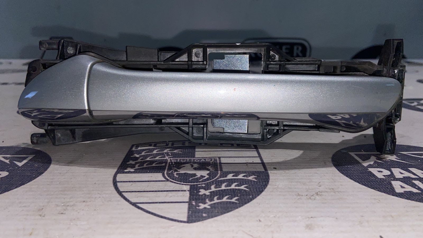 Ручка двери передняя левая Mercedes E/W211 2002-2009