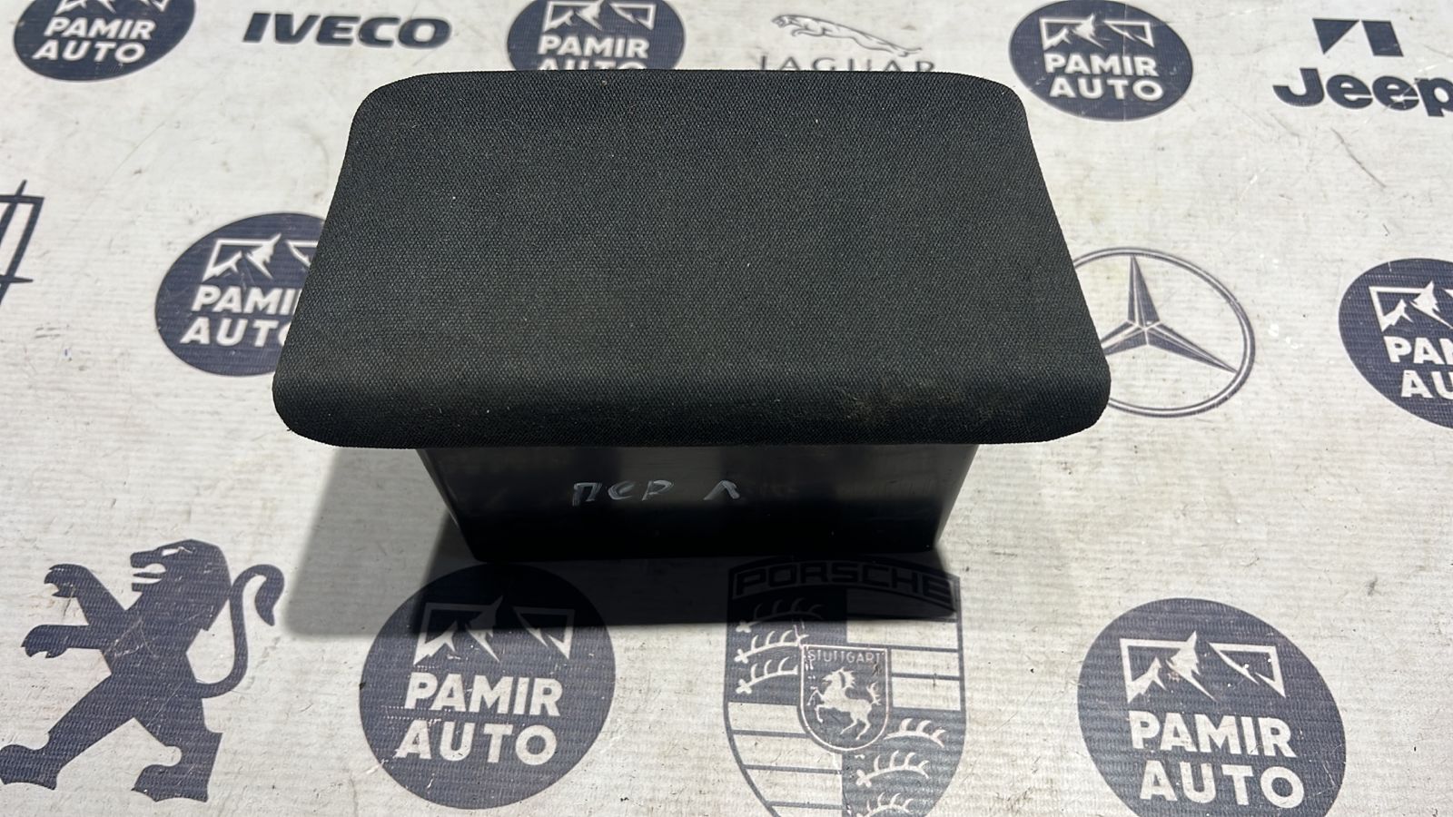 Бардачок Renault Megane/2 2002-2009