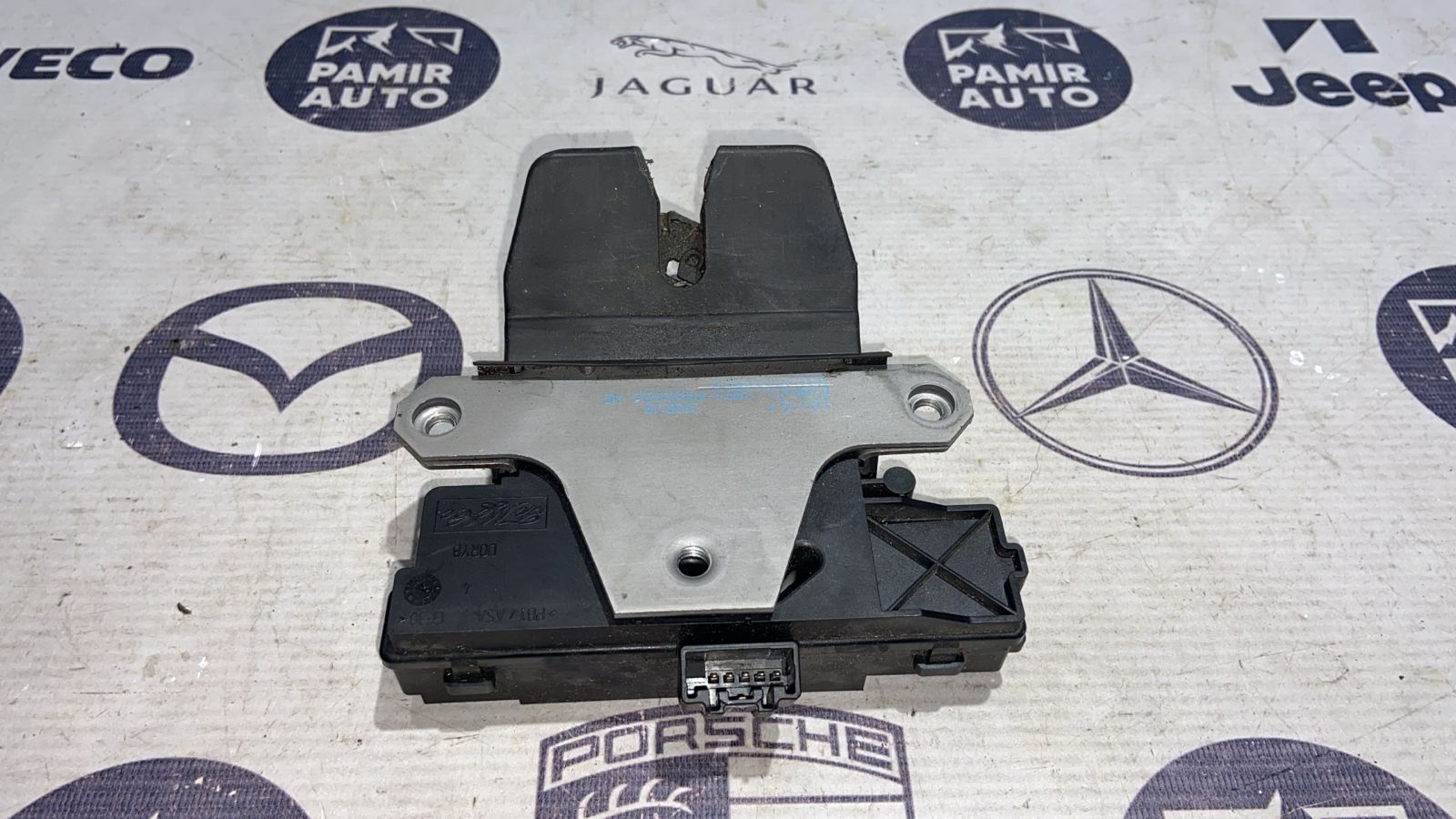 Замок двери багажника Ford Focus/2 2004-2011