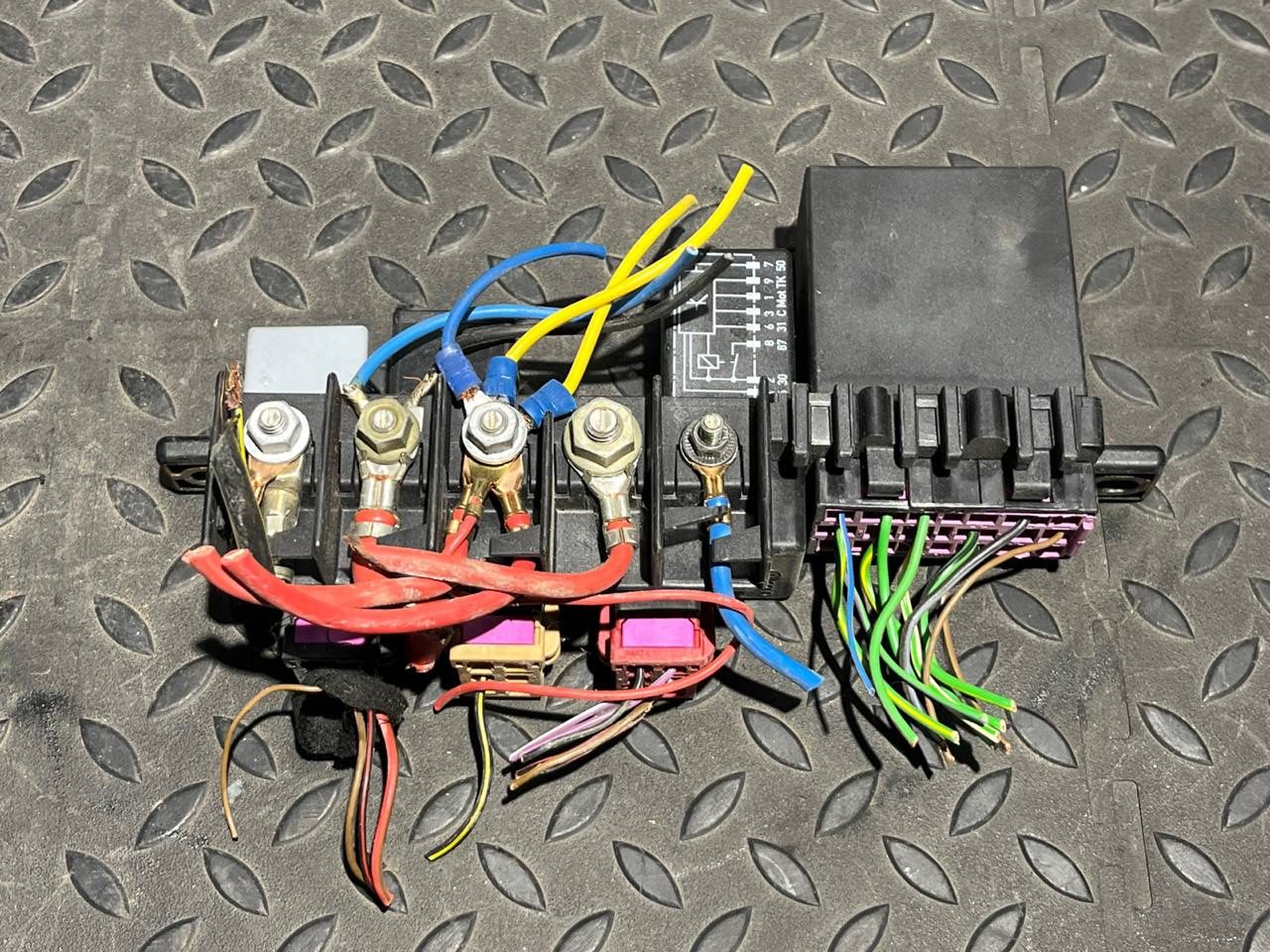 Блок реле Volkswagen Golf/4 1997-2006