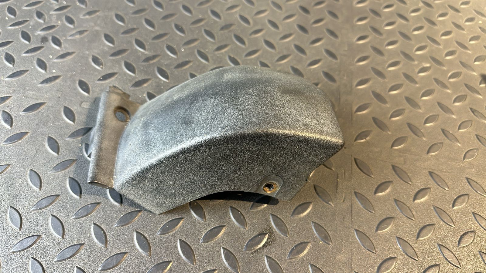 Накладка крыла задняя левая Land Rover Freelander 1998-2006