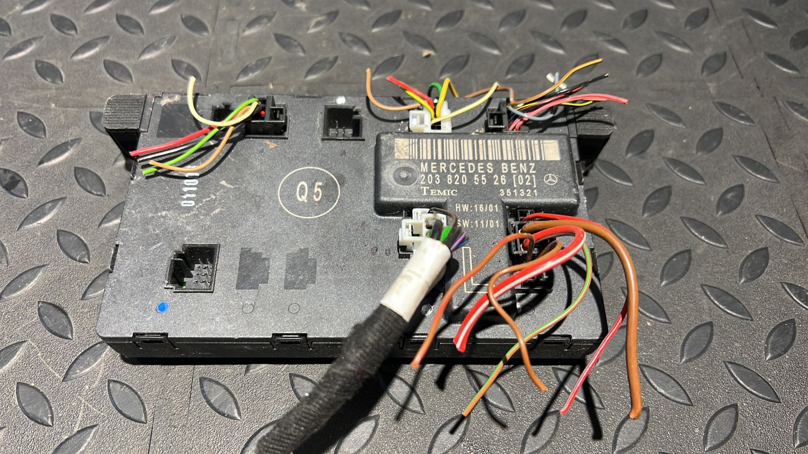 Блок комфорта двери передний левый Mercedes C/W203 2000-2008