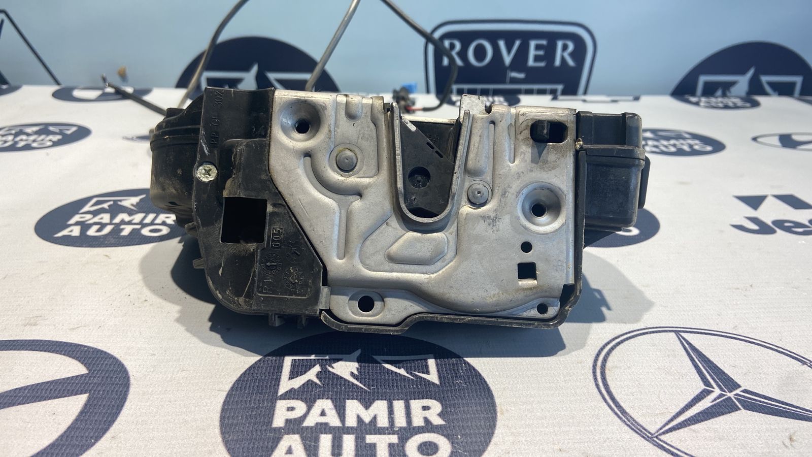 Замок двери задний правый Mercedes E/W211 2002-2009