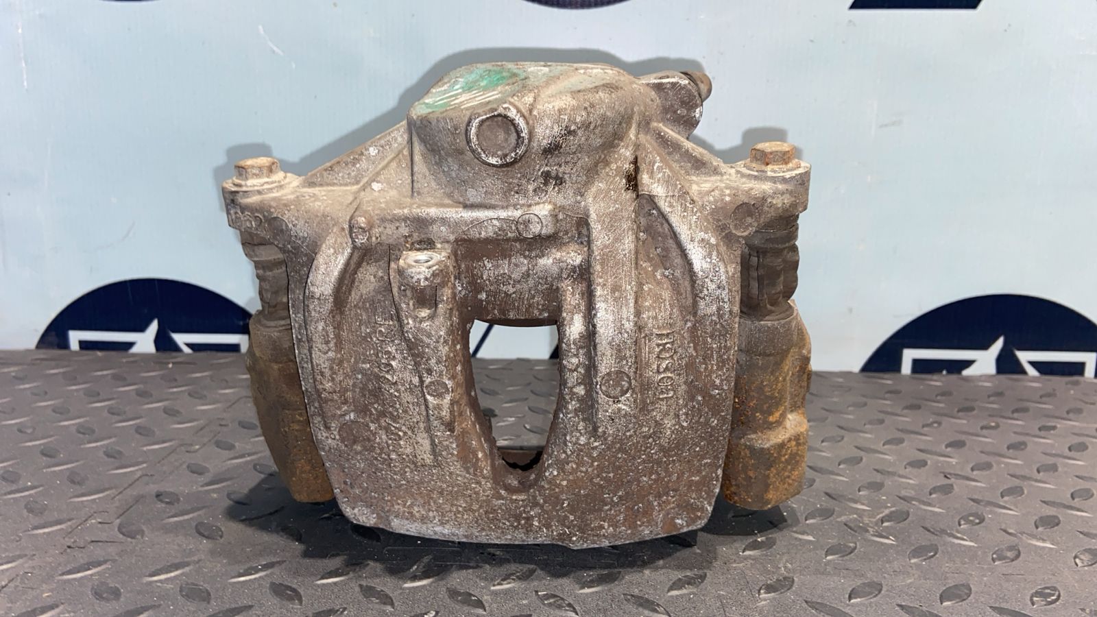 Суппорт передний правый Mercedes E/W211 2002-2009