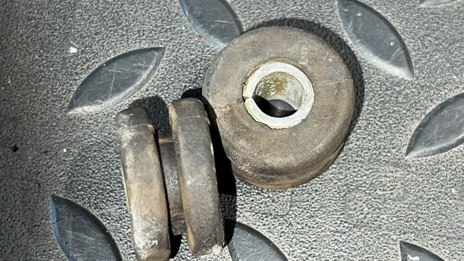 Кронштейн корпуса воздушного фильтра BMW 3/E46 1998-2007