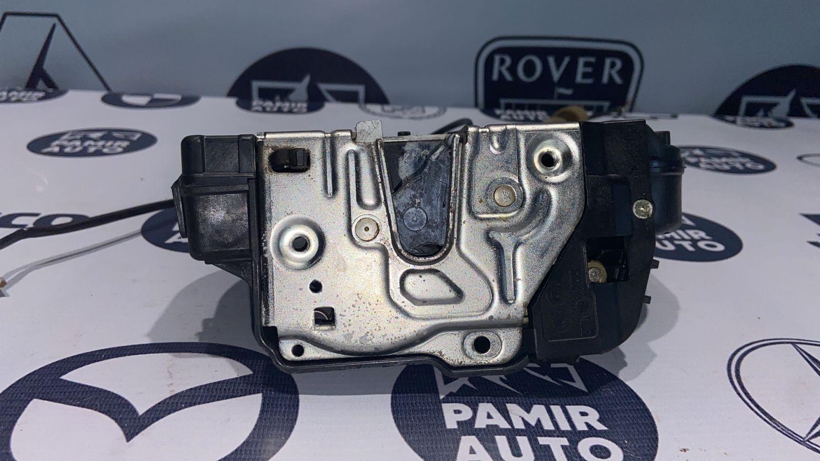 Замок двери задний левый Mercedes C/W203 2000-2008