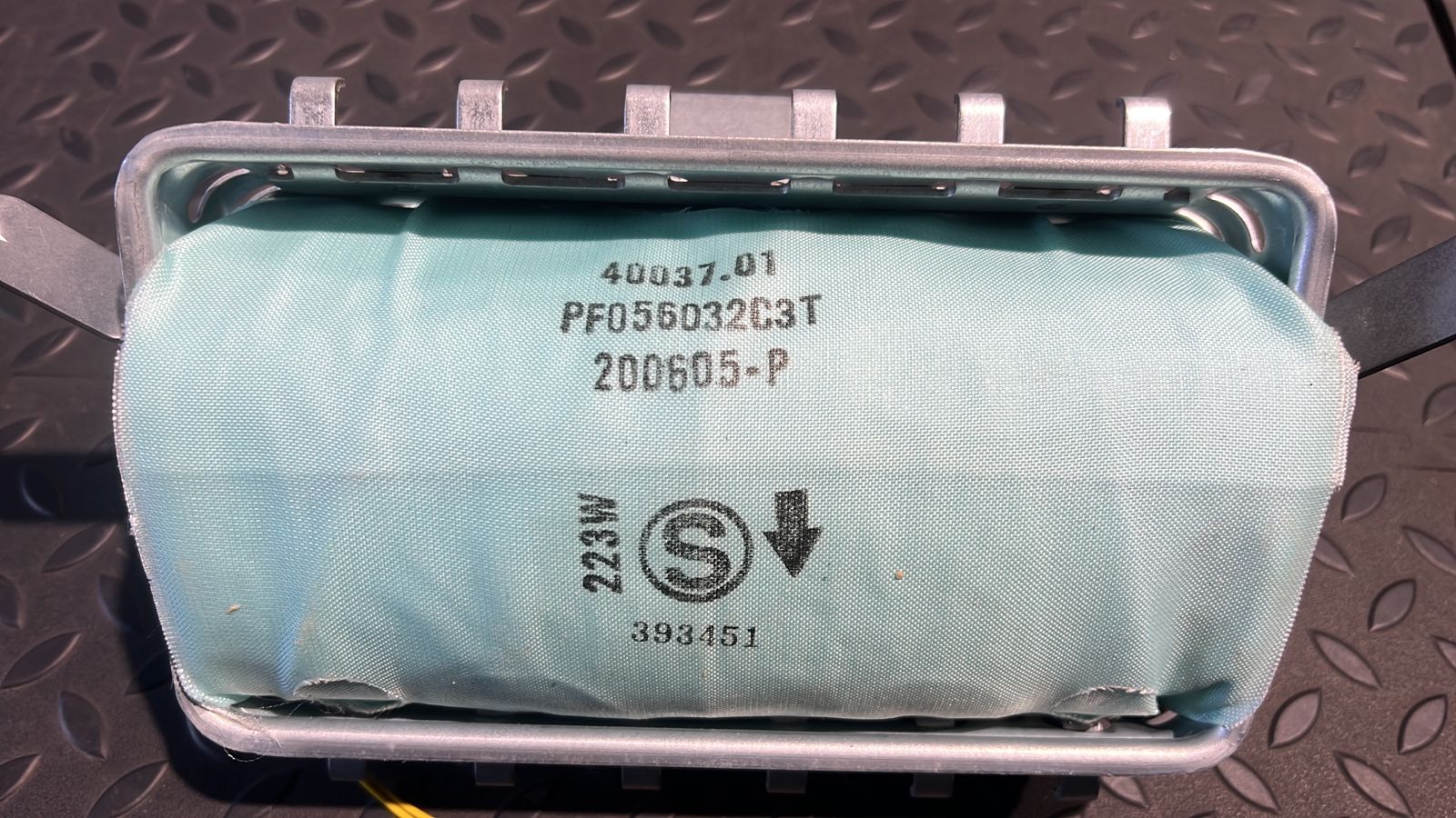 Подушка безопасности в торпедо Toyota Avensis/2 2003-2009